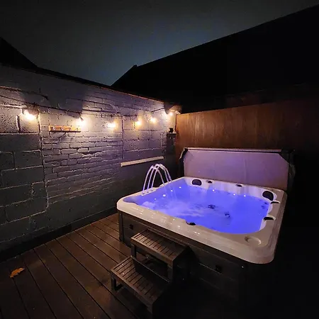 Derby City Centre Apartment With Roof Top Hot Tub Buitenkant foto