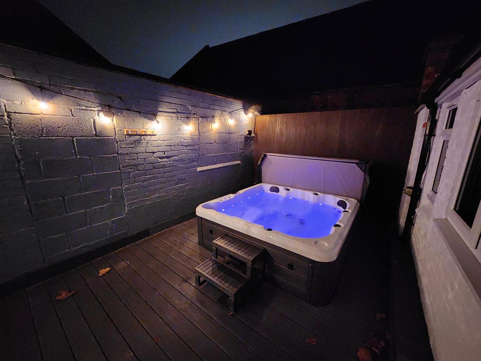 Apartment Centre With Roof Hot Tub *