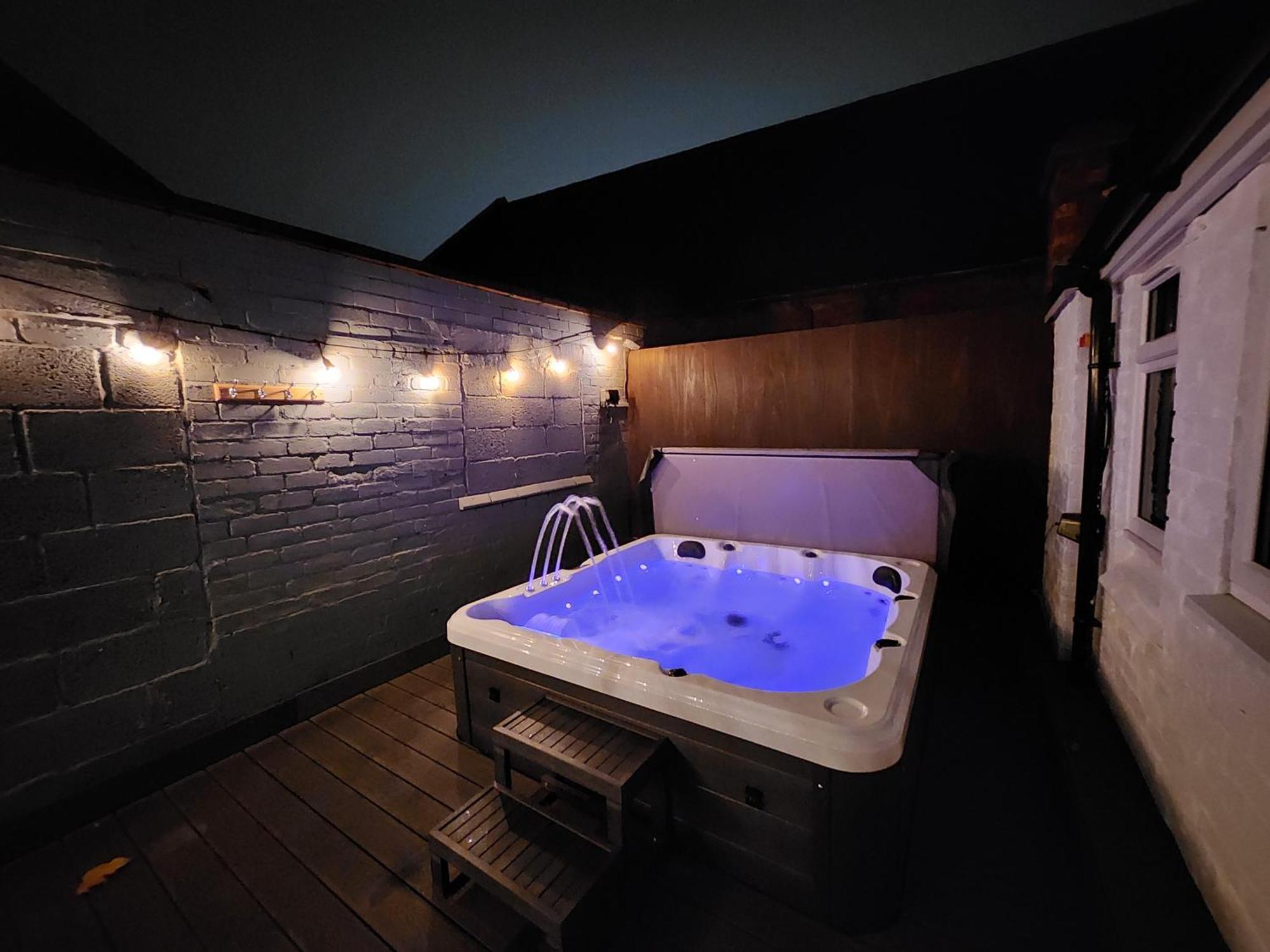Apartment Centre With Roof Hot Tub Derby
