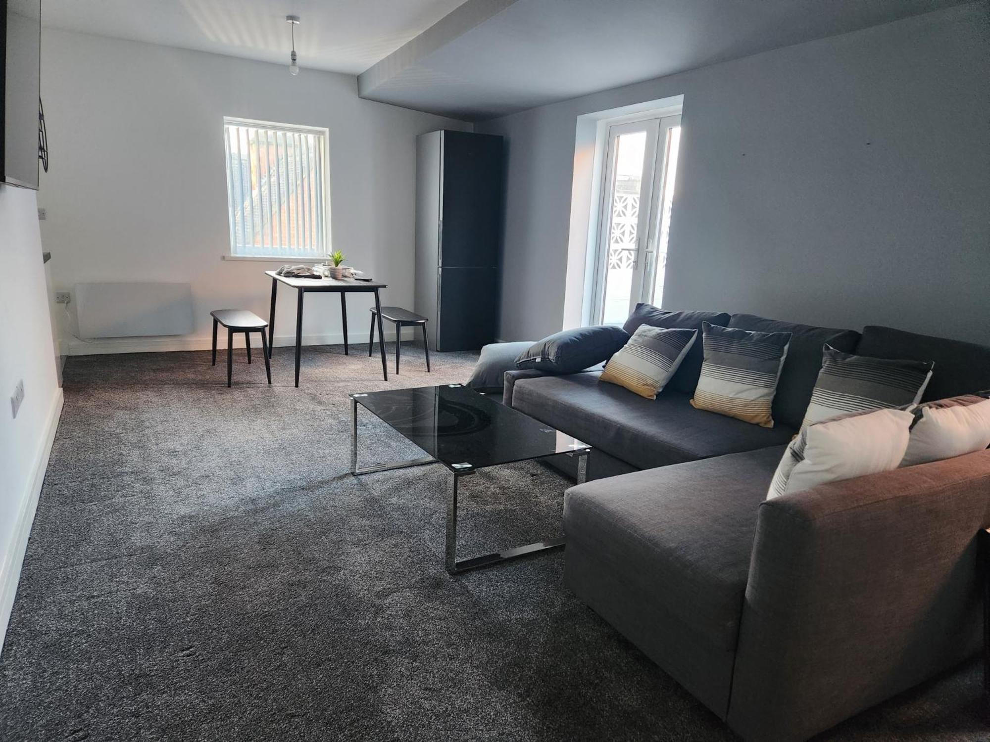 Centre With Roof Hot Tub Apartment Derby