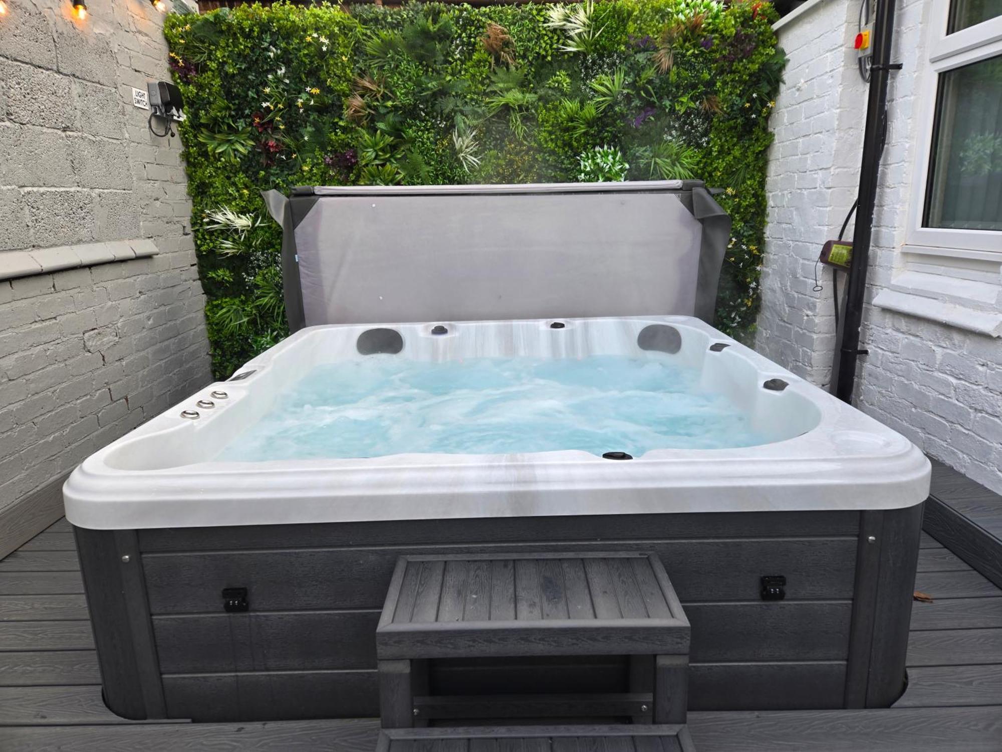 Apartment Centre With Roof Hot Tub Derby