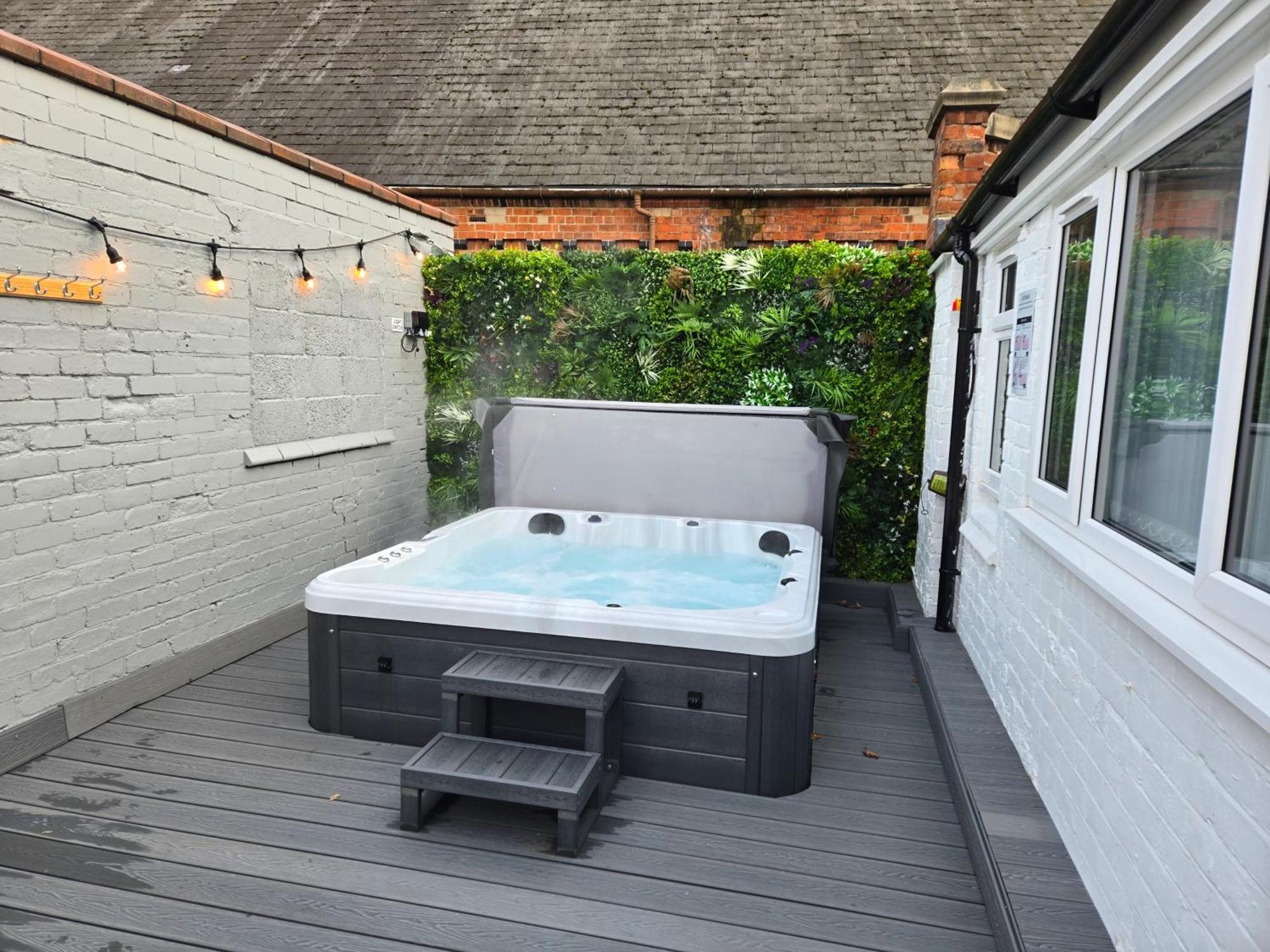 Apartment Centre With Roof Hot Tub *